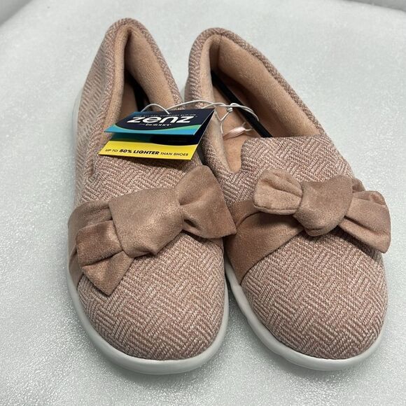 isotoner Women's Slip-on Casual Loafer - Picture 6 of 10